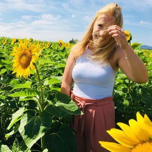 Meet your Posher, Laurie